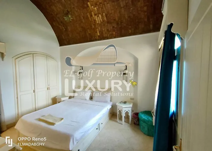 فيلة 4 Bed Rooms-north Golf-gn24 *