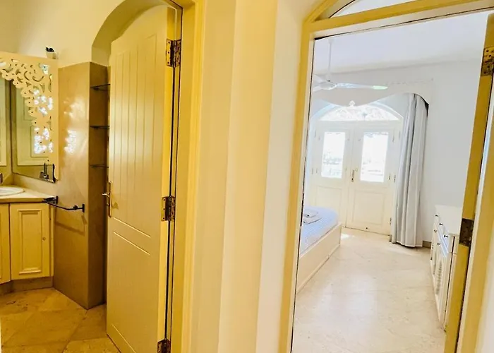 فيلة 4 Bed Rooms-north Golf-gn24